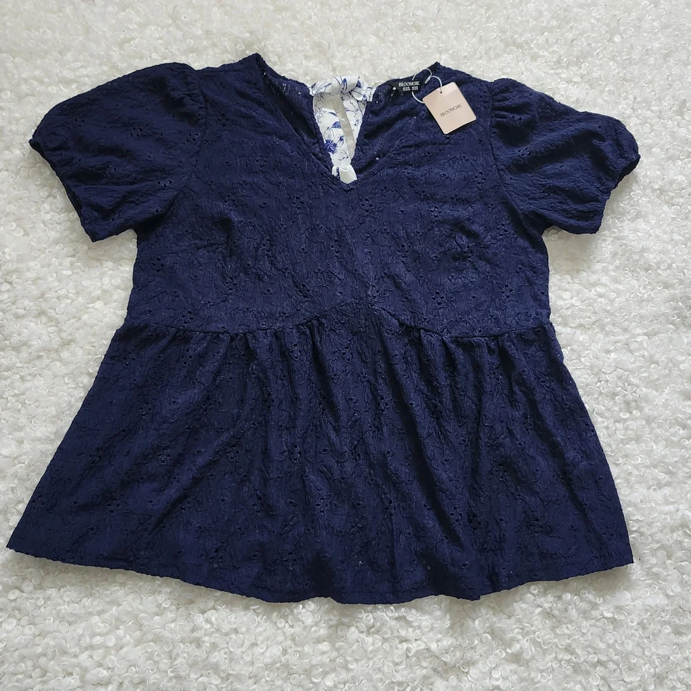 BNWT Bloomchic Navy Back Tie Bow Lace Peplum Top 14‑16 Romantic Boho - Picture 7 of 13